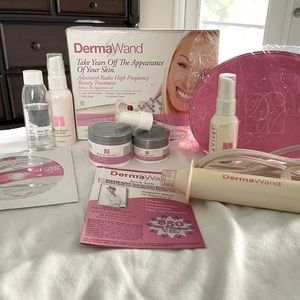 Dermawand Anti-Aging Device Reduce Lines & Wrinkles w/Original Box